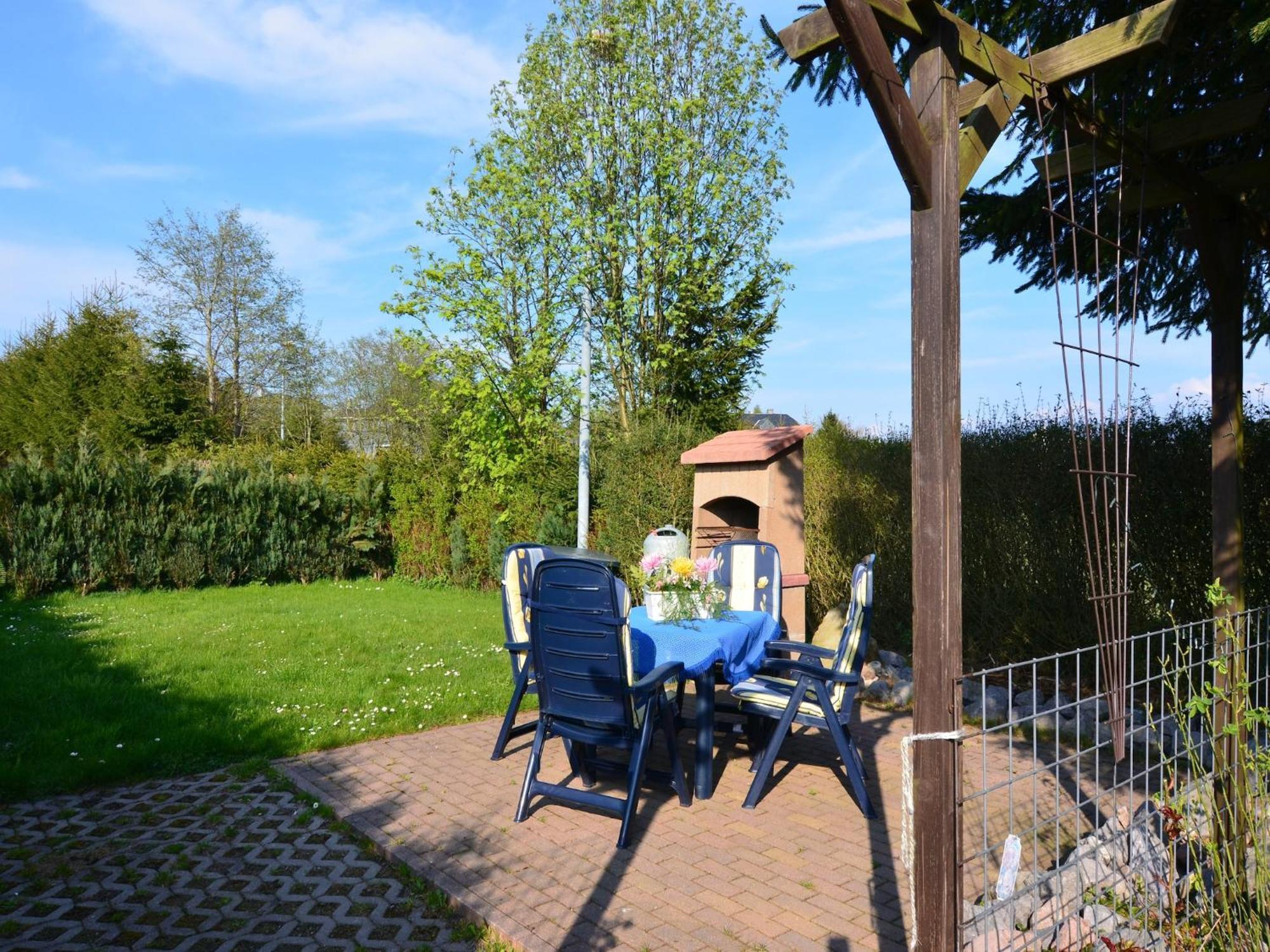 Holiday Home In Neustadt Am Rennsteig With Pond ภายนอก รูปภาพ
