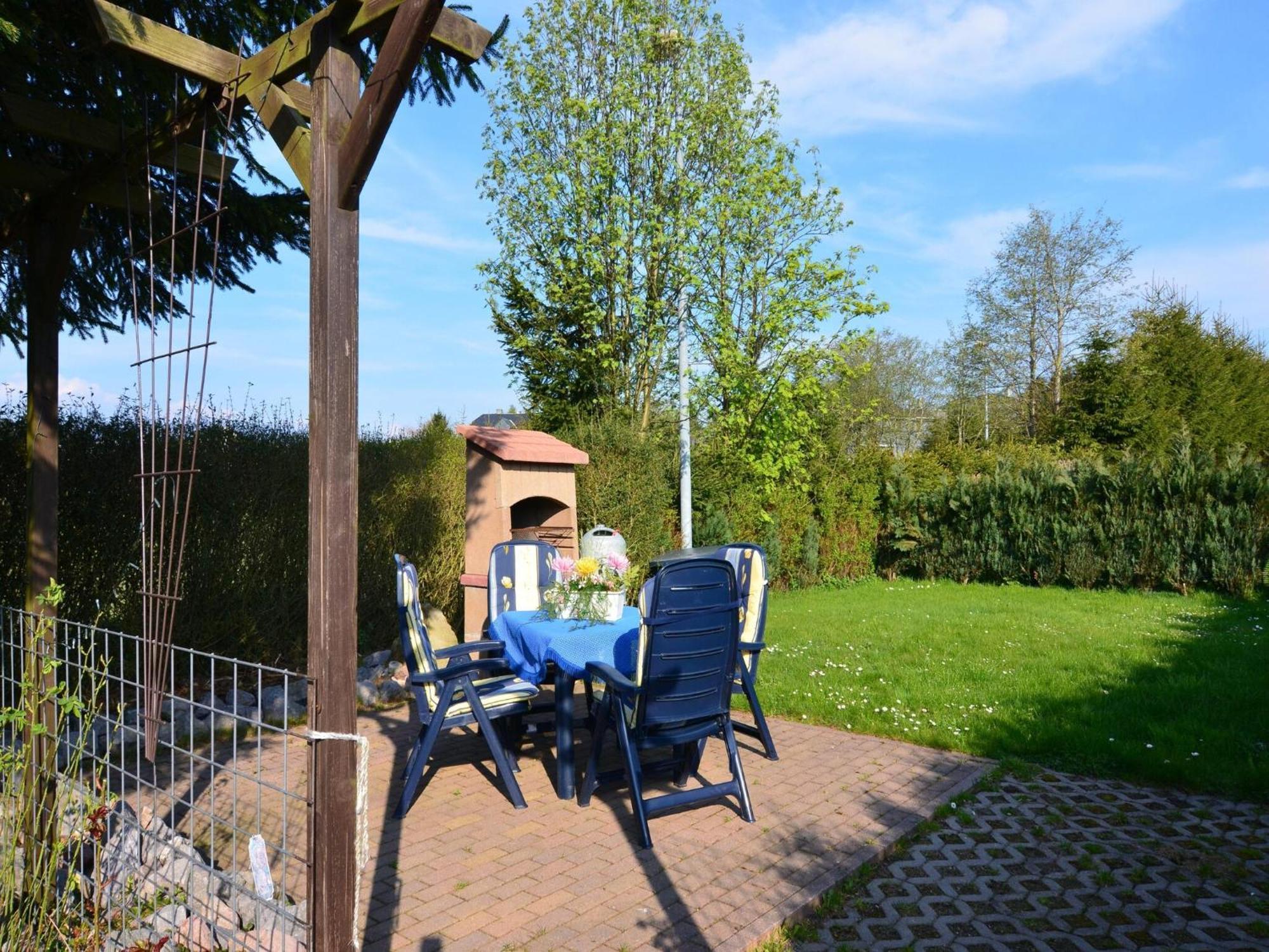 Holiday Home In Neustadt Am Rennsteig With Pond ภายนอก รูปภาพ