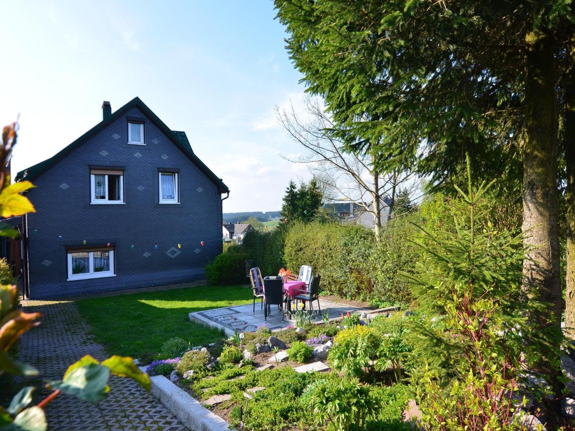 Holiday Home In Neustadt Am Rennsteig With Pond ภายนอก รูปภาพ