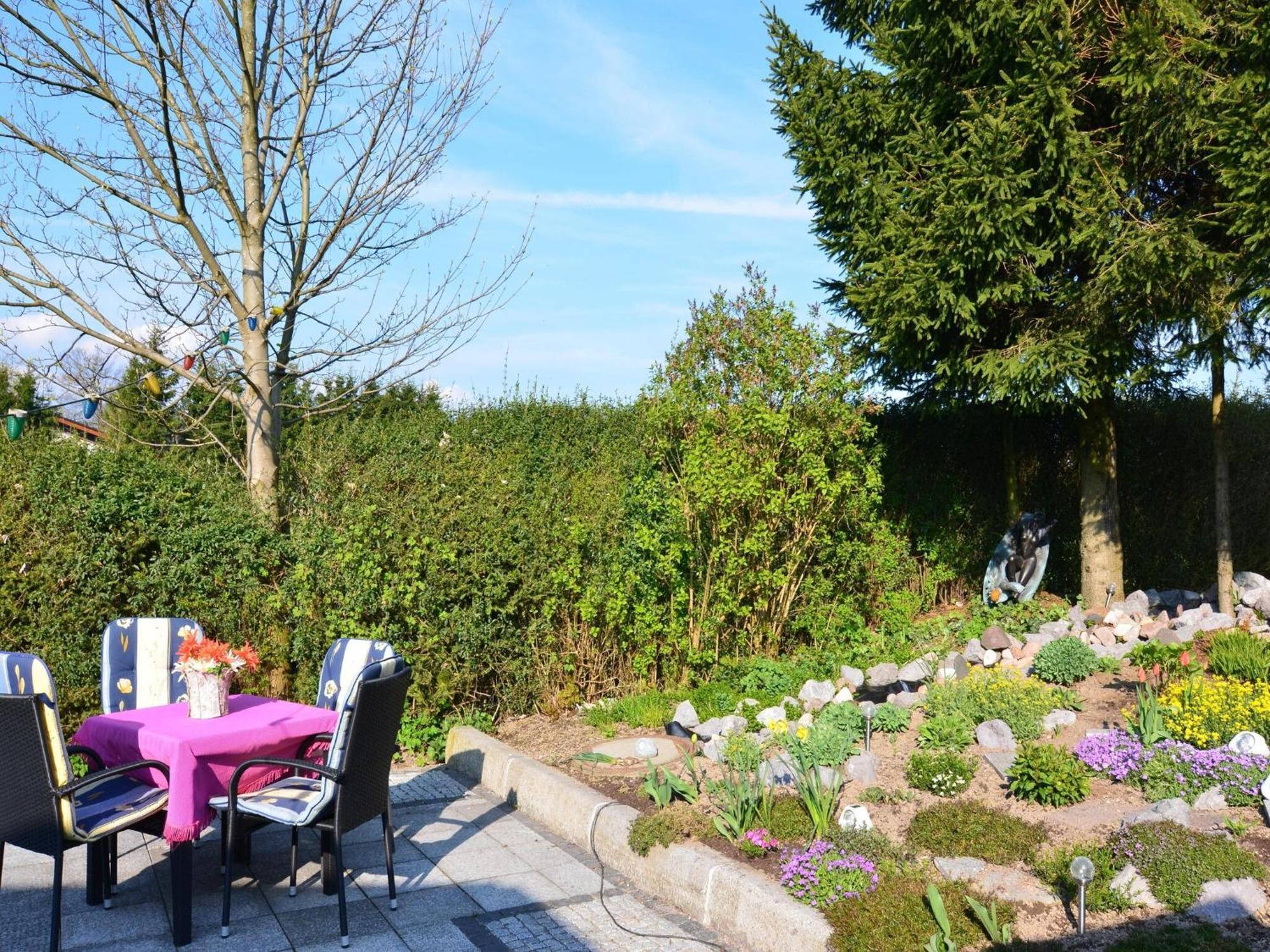 Holiday Home In Neustadt Am Rennsteig With Pond ภายนอก รูปภาพ