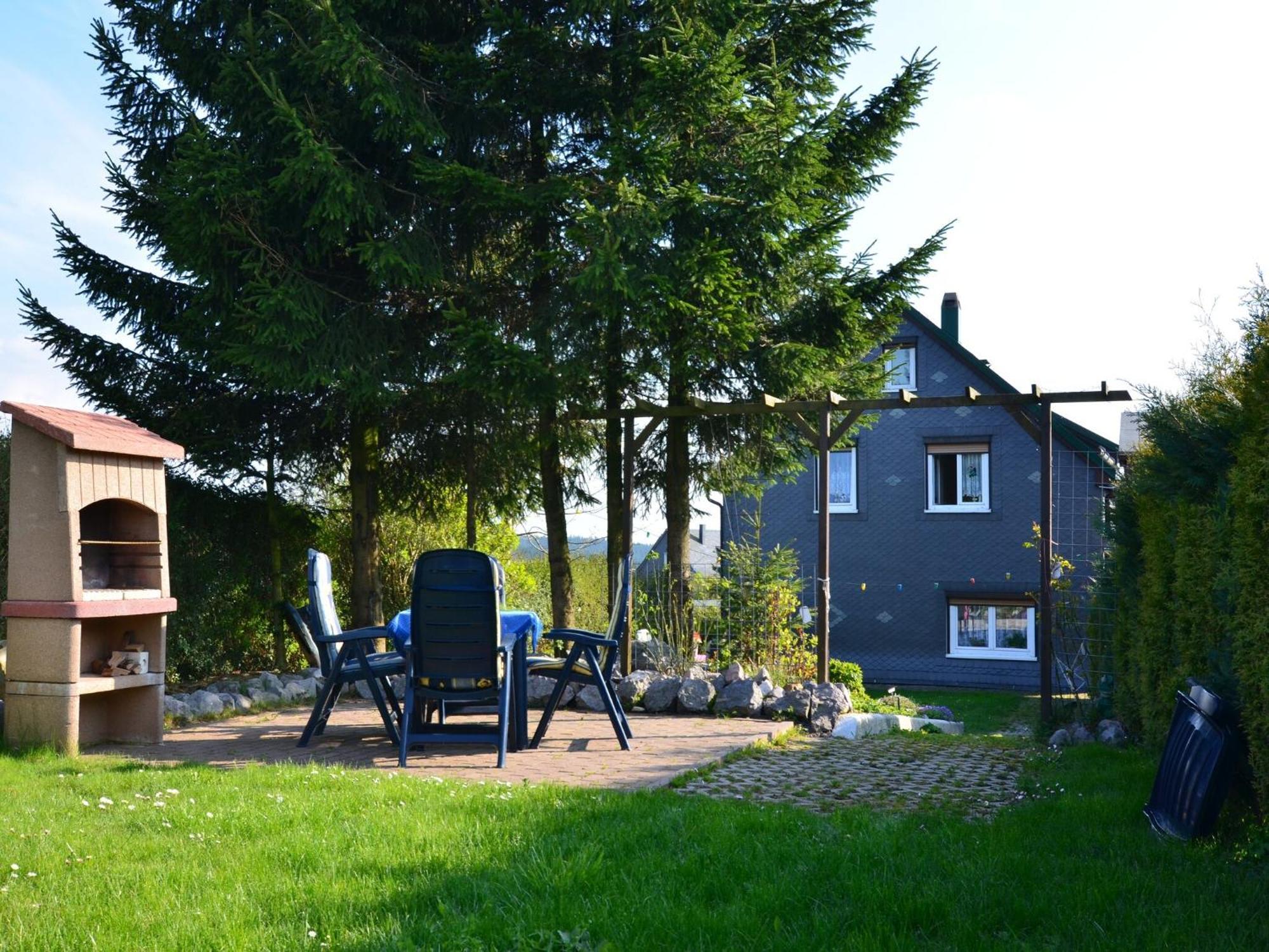 Holiday Home In Neustadt Am Rennsteig With Pond ภายนอก รูปภาพ